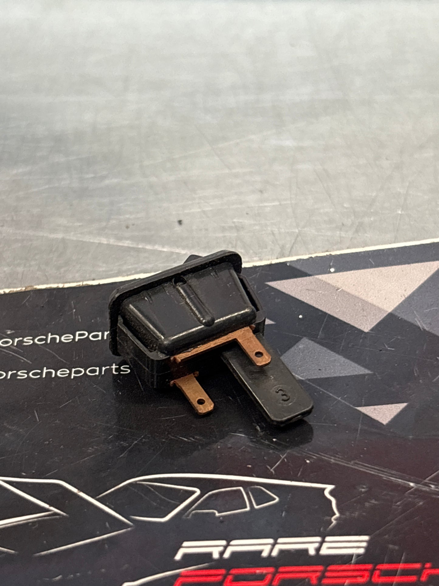 Porsche 924/944 side mirror switch, used 477955703