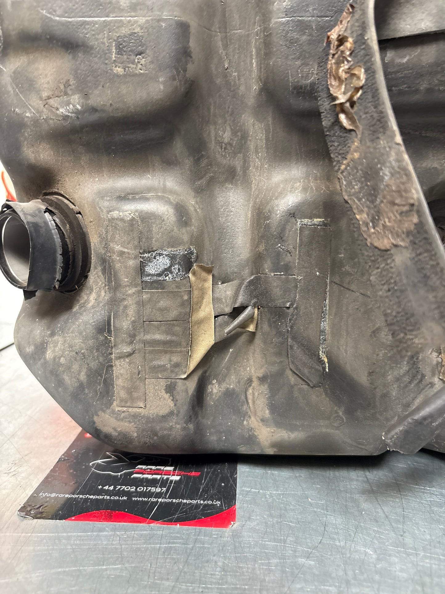 Porsche 944 86-92 plastic fuel tank 95120102101 used