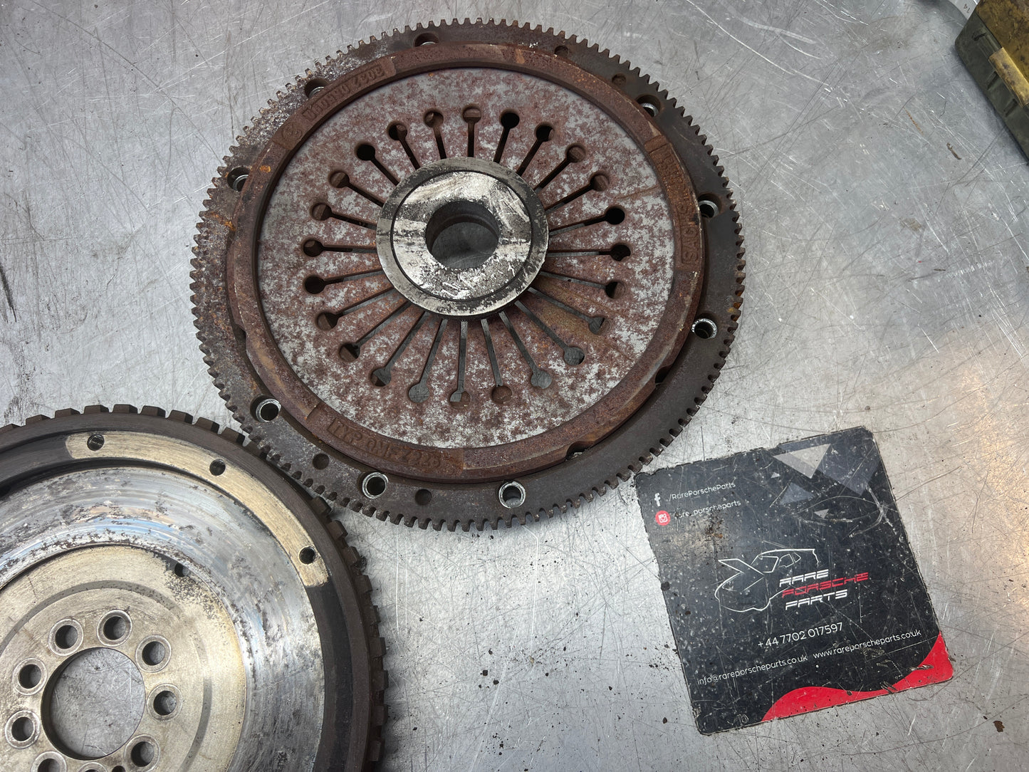 944 S2 3.0 Flywheel and pressure plate, used condition 951 116 023 01 95111602301