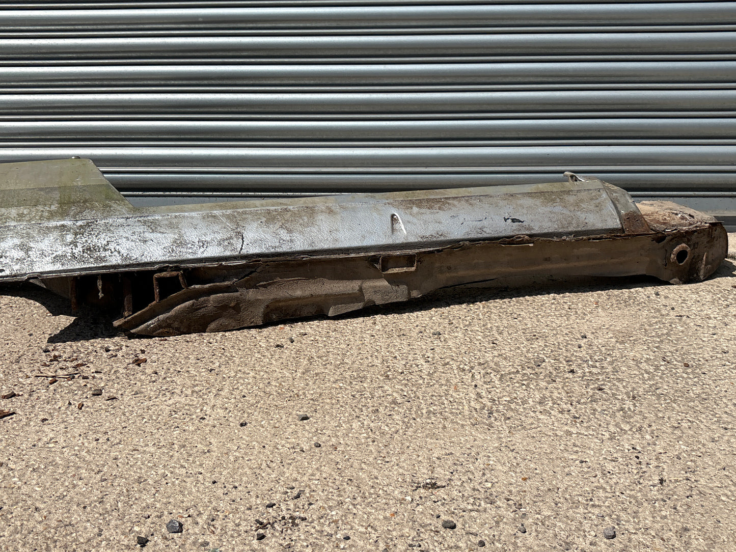 Porsche 924 right side cut, rear fender with sill