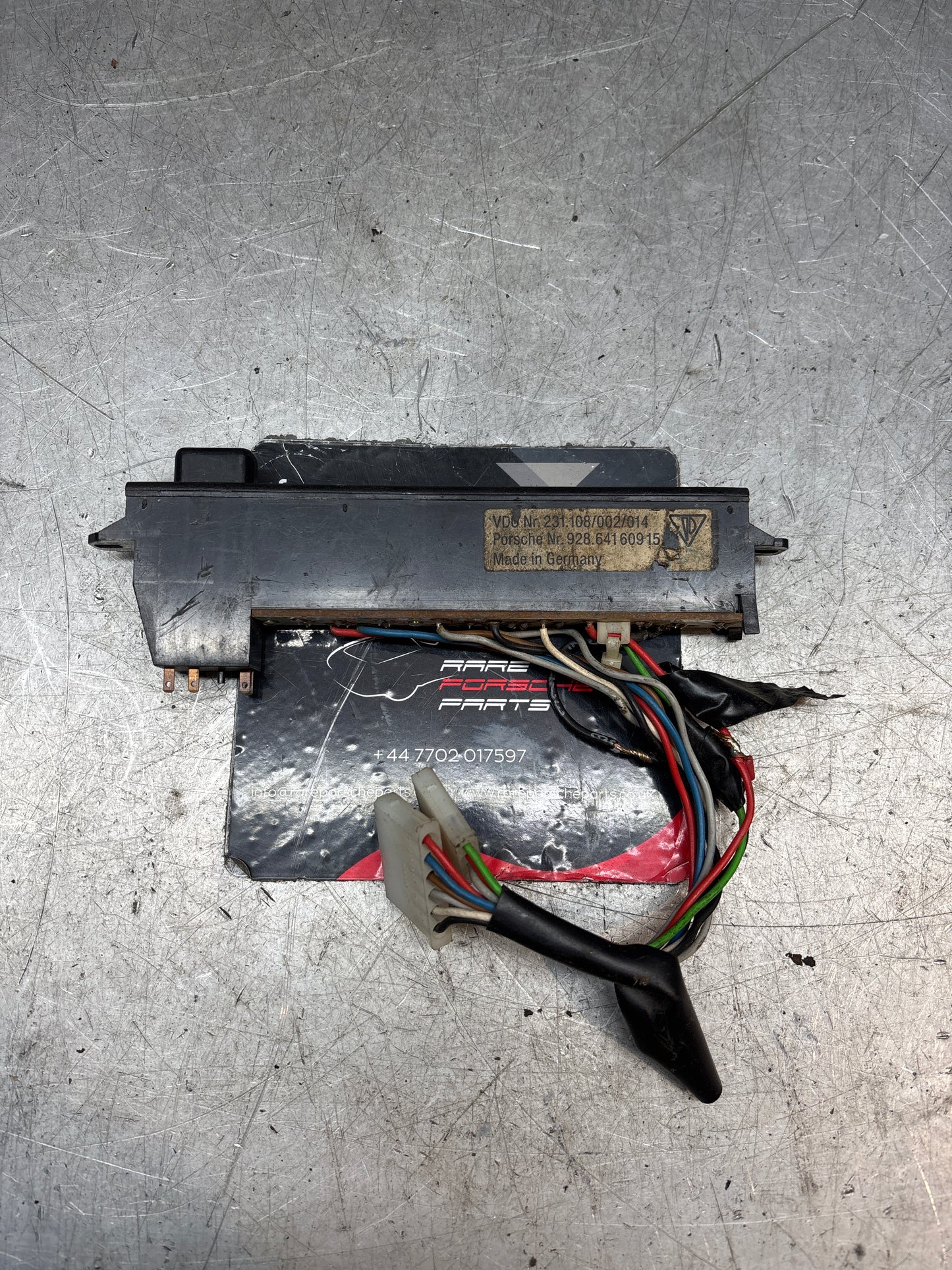 Porsche 928 front center dash panel 92864160915 used