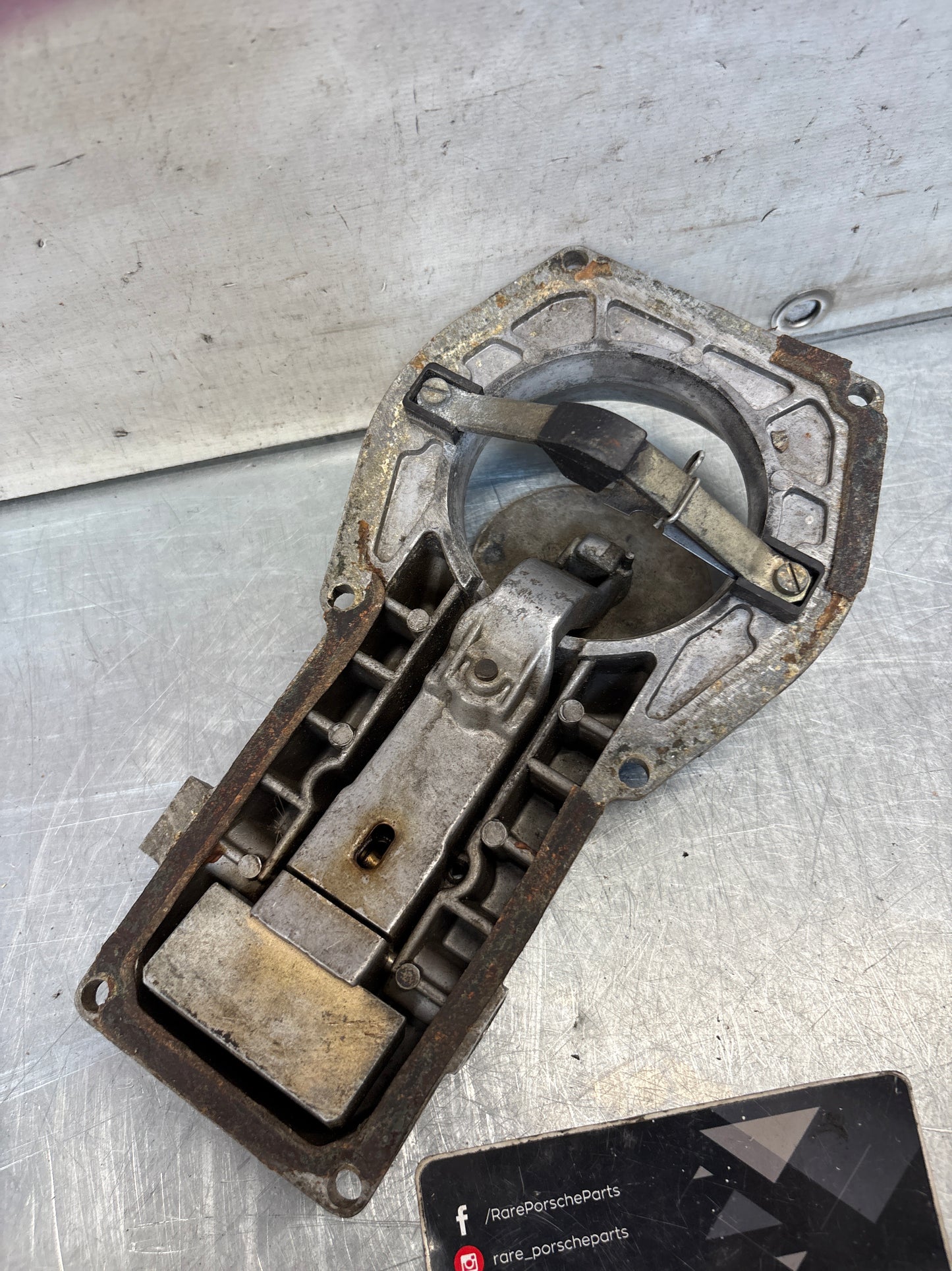 Porsche 911S 2.7, air flow meter, used 0438120004