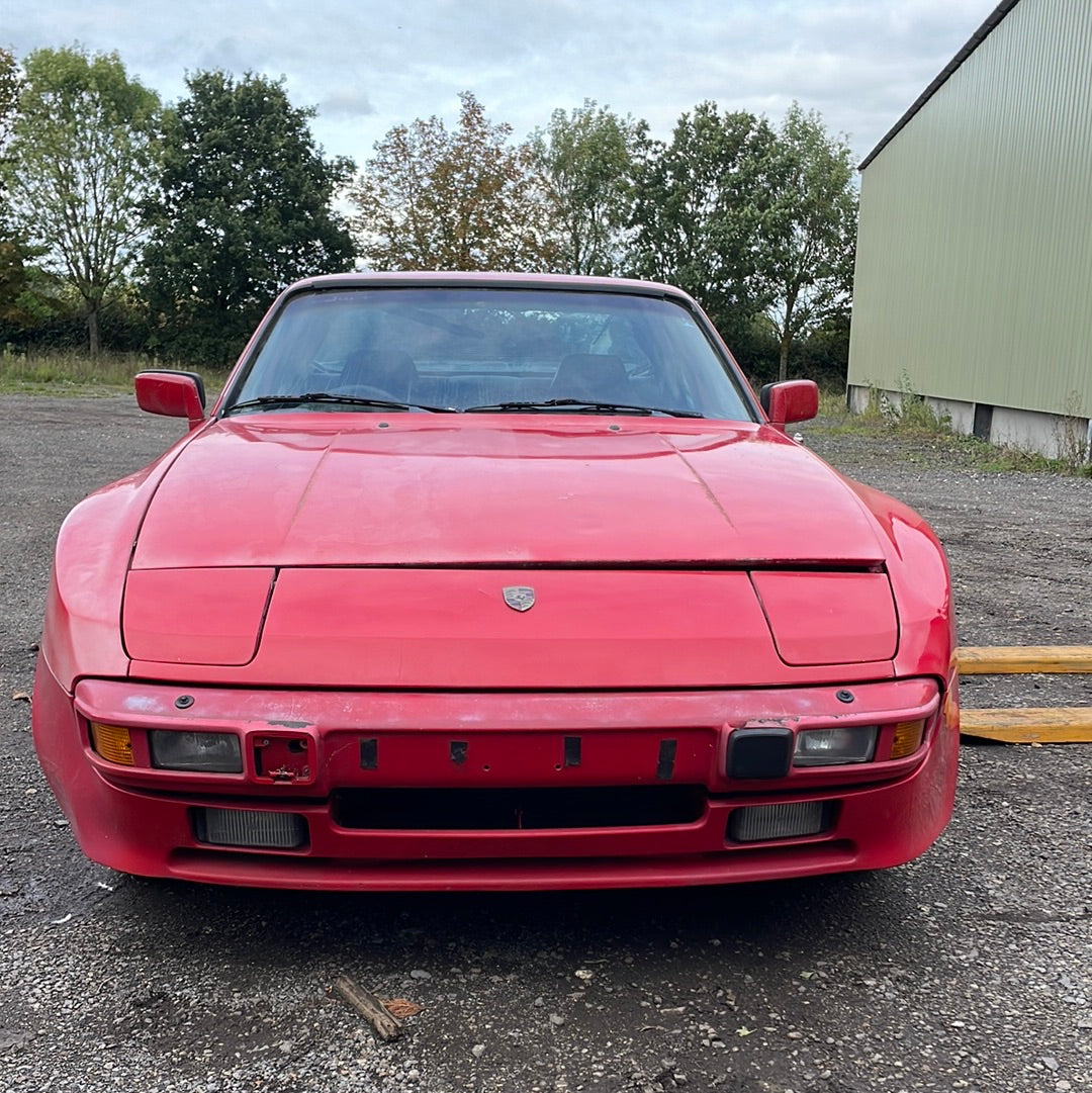 Porsche 944 2.5 frenata, tutti i pezzi disponibili, il prezzo si intende per un dado della ruota