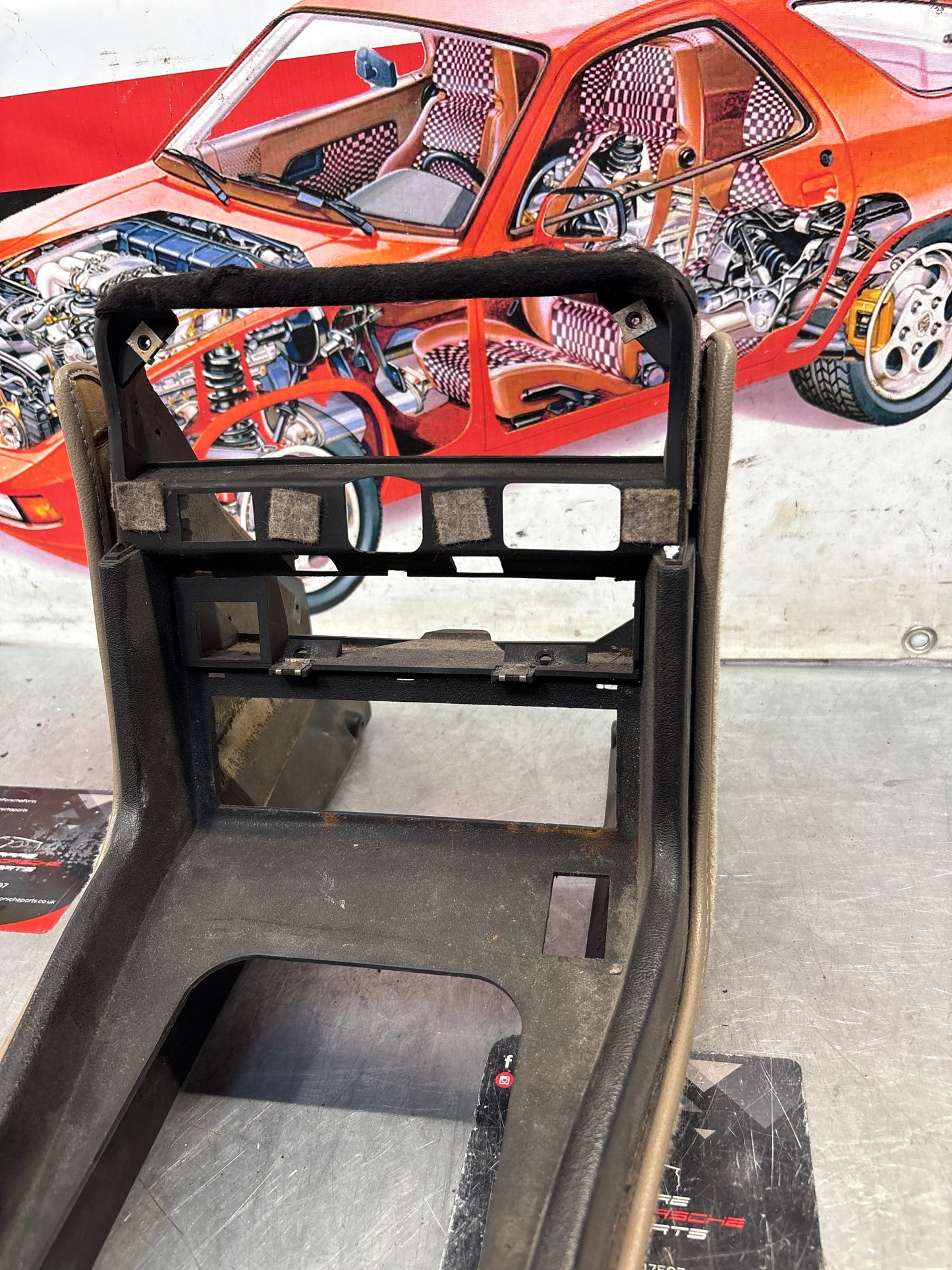 Porsche 924 centre console black, with one switch hole 477857951 / 477857969 used, with cream carpet, used