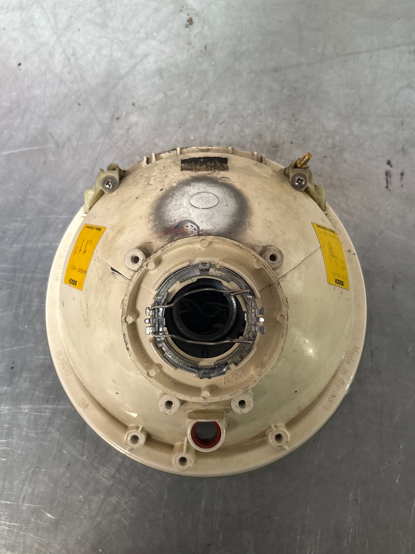 Porsche 968 right side Bosch headlight, used 94463192900 / 0301900306 / 1305304021