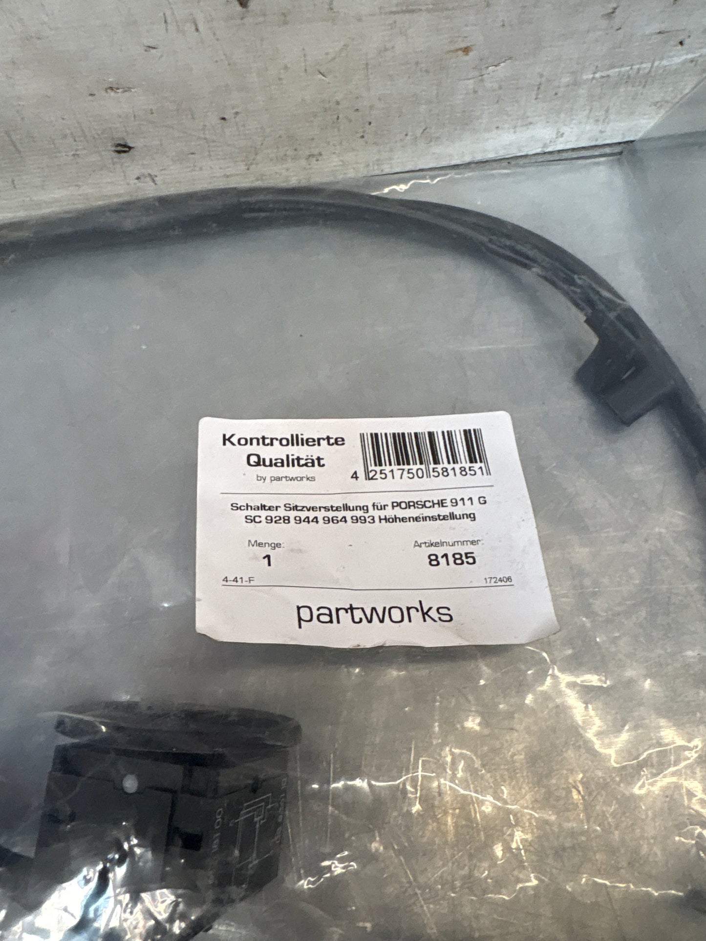 Porsche 911 G SC / 928 / 944 / 964 / 993 seat adjustment switch 92861318101 / 92861318100