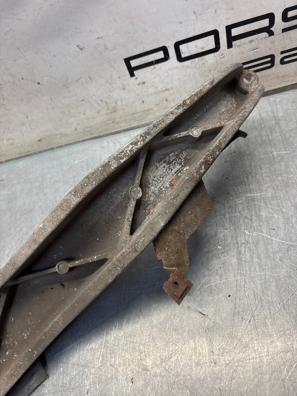 Porsche 968 transmission carrier, used 94437502406