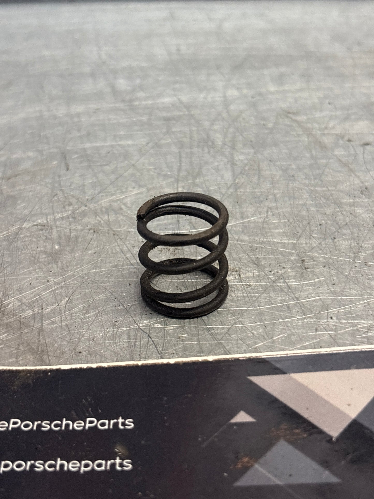 Porsche 928 compression spring, used 92842414703