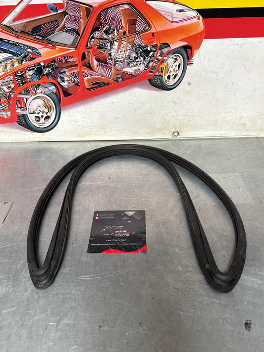 Porsche 928 right rear quarter glass rubber seal, 92854303804 used