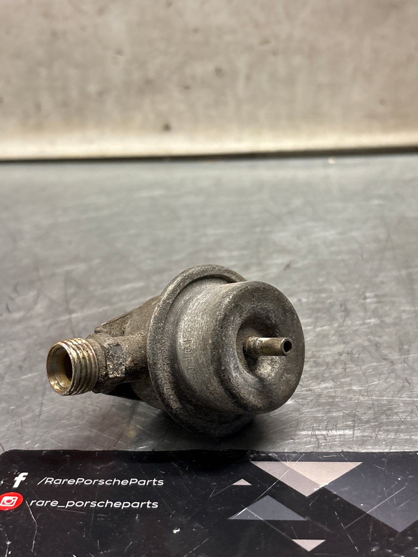 Porsche 928 fuel rail pressure regulator valve, used 0280161008