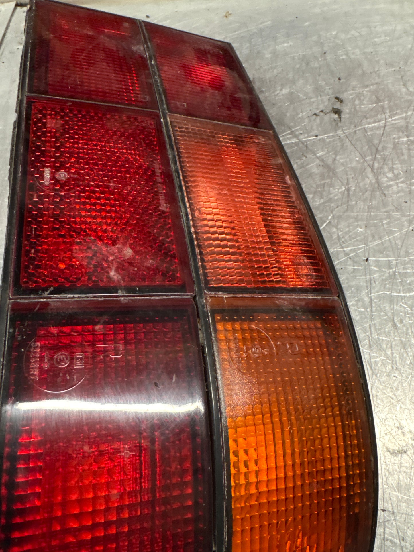 Porsche 944 right rear tail light 477945214 used
