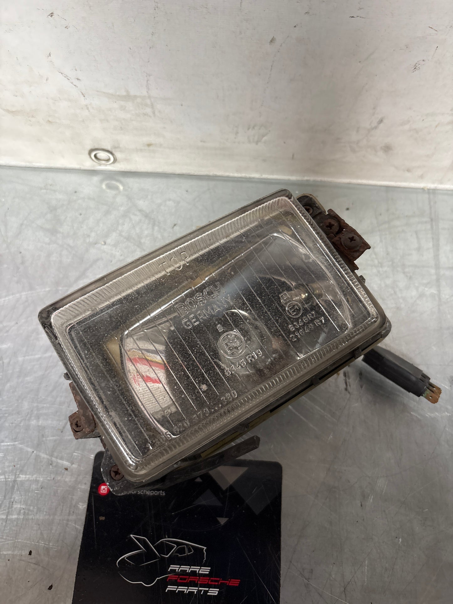 Porsche 928 High Beam Light Passenger Side, used 92863141401 / 0305401001