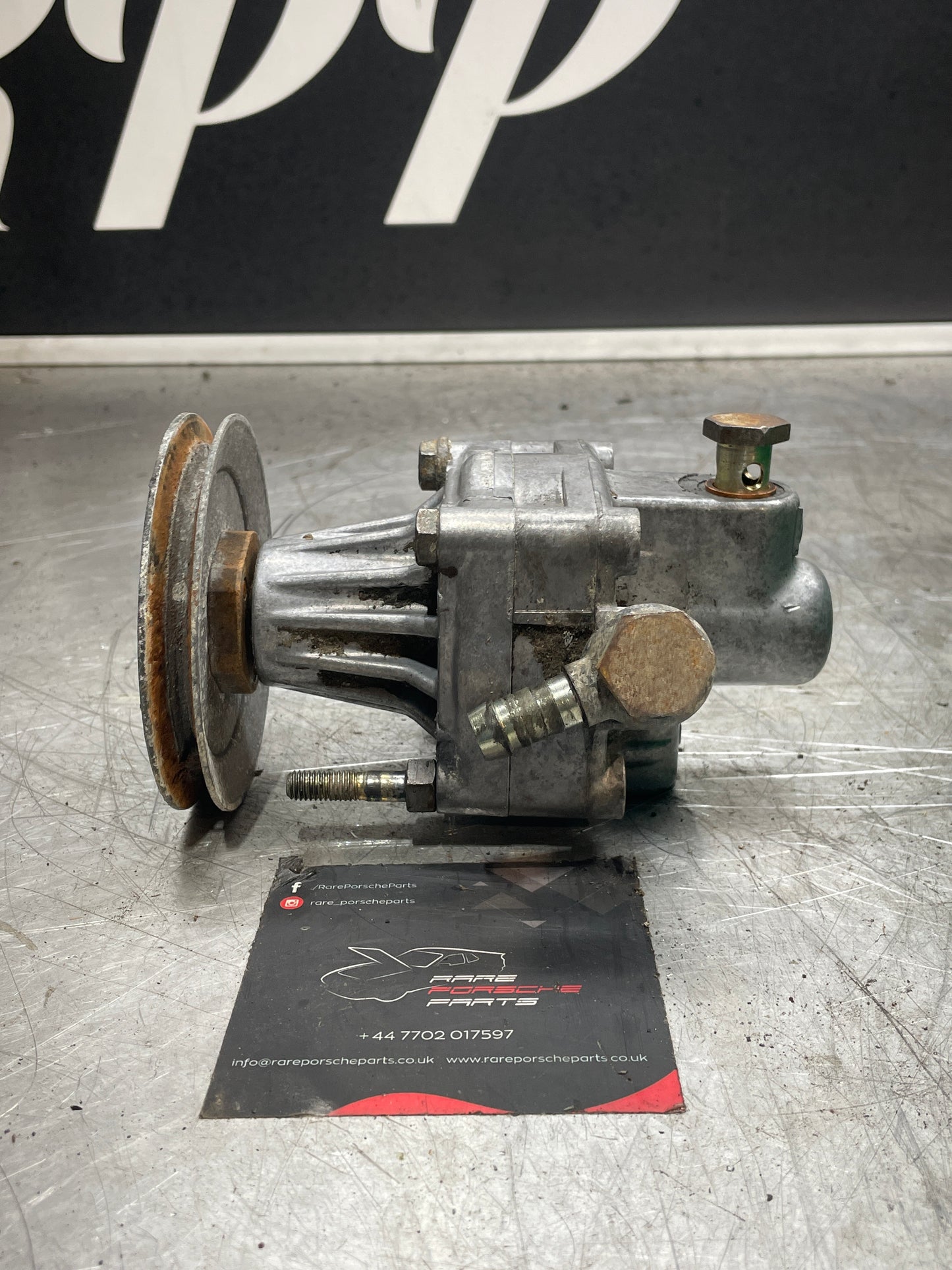 Porsche 944S steering pump, used 7681955119