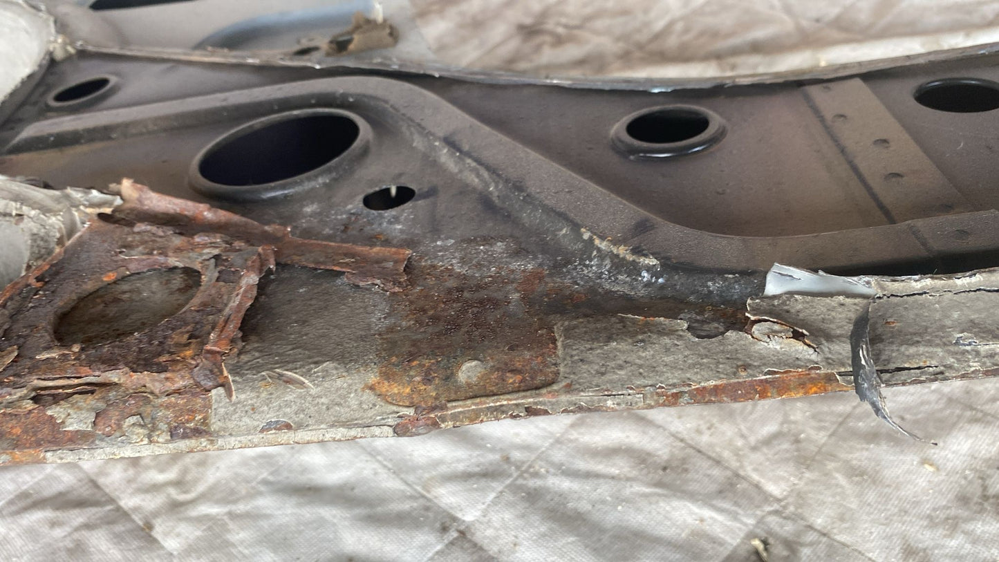 Porsche 924 left sill / fender section, 477809601B cut