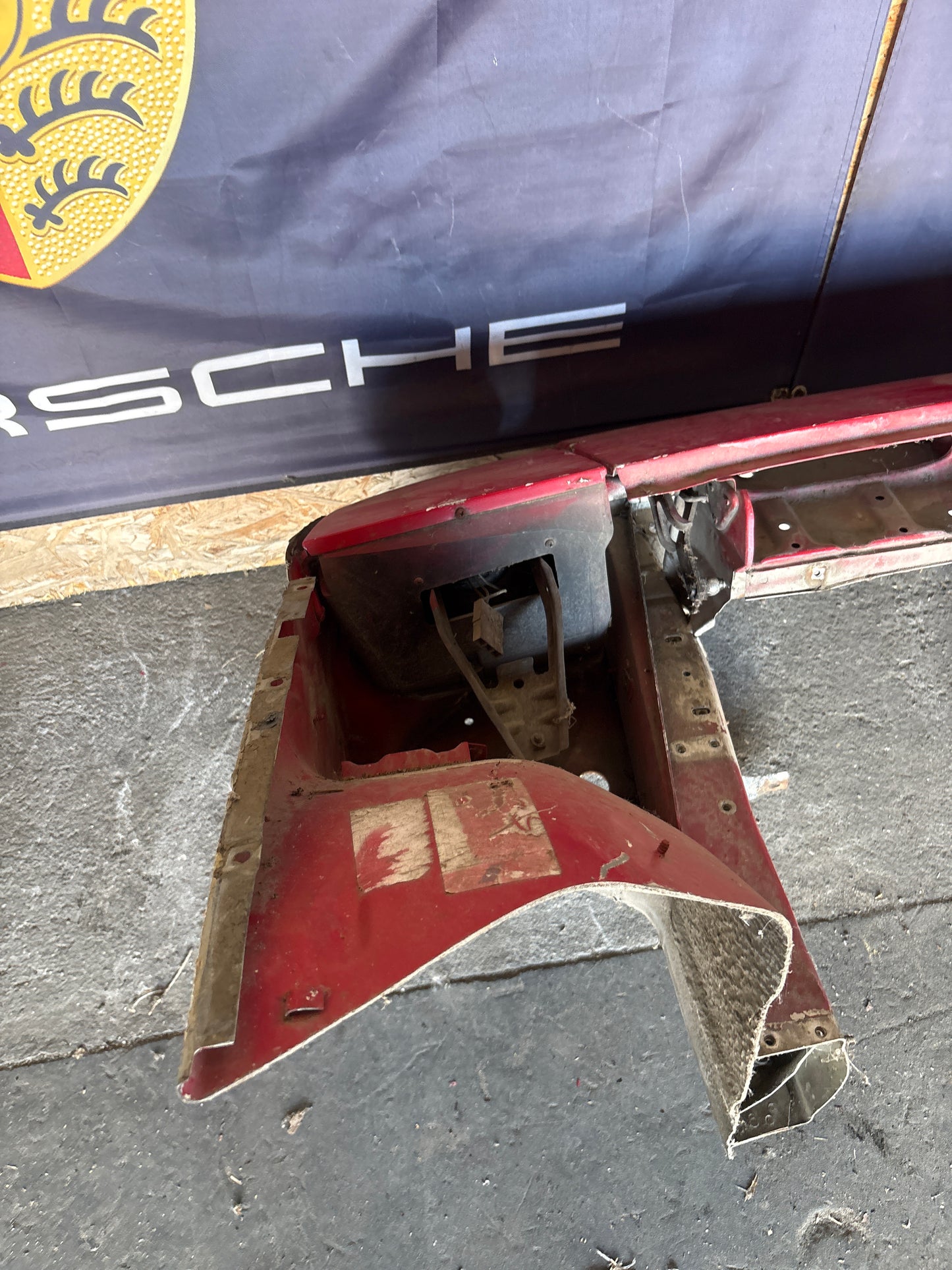 Porsche 924 Front end section cut 477805591