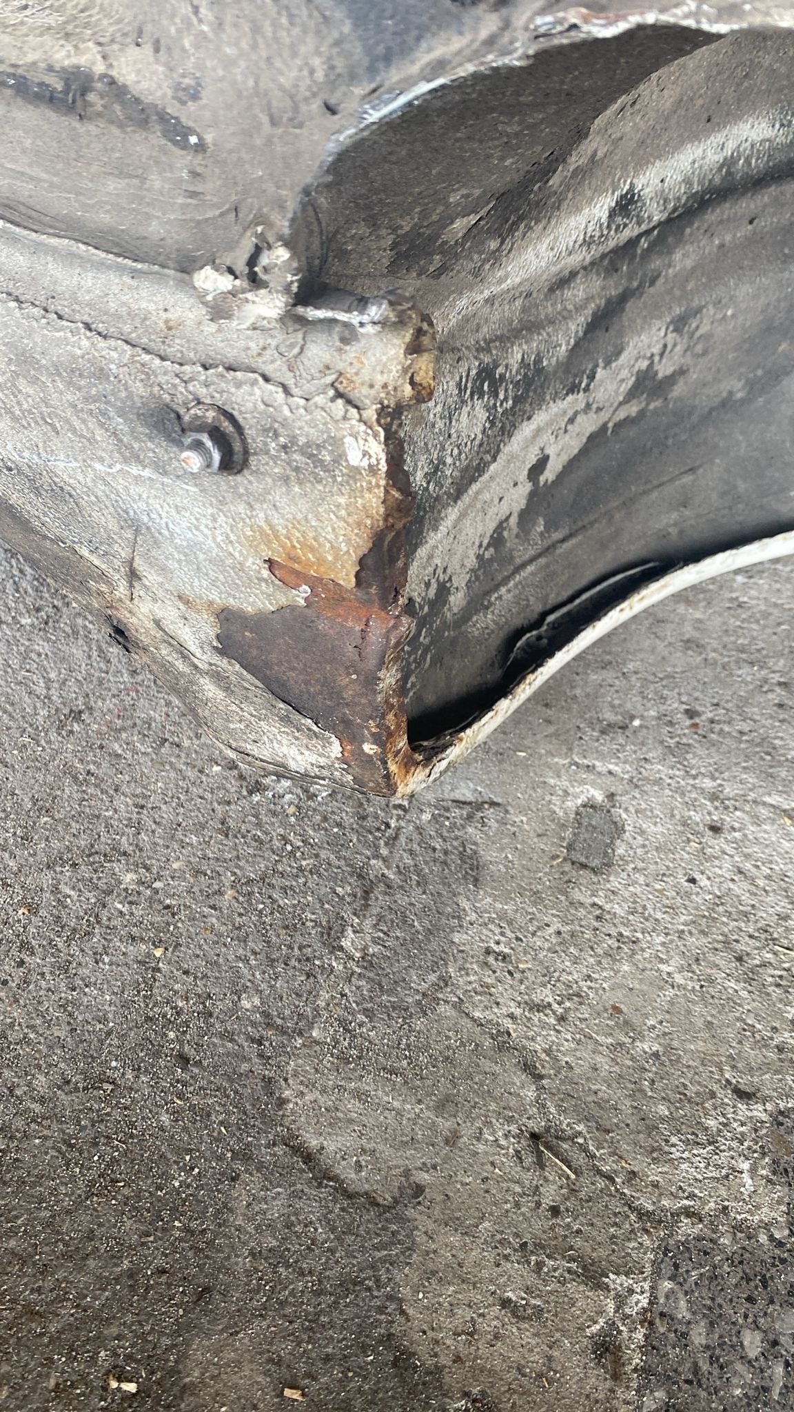 Porsche 944 left side cut, rear fender 94450390303,