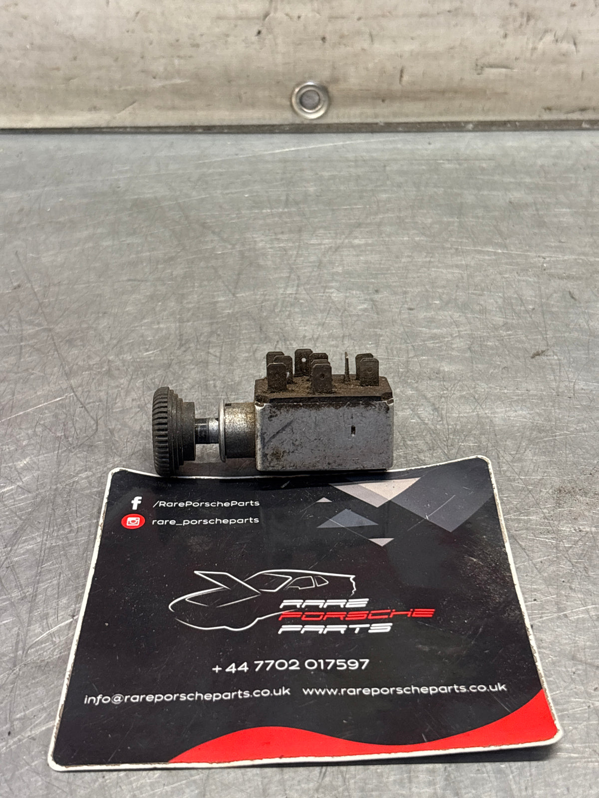 Porsche 914 headlight switch, used 91461341410
