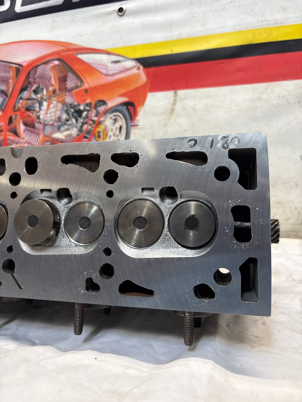 Porsche 924 Turbo reconditioned cylinder head with camshaft 9311043013R