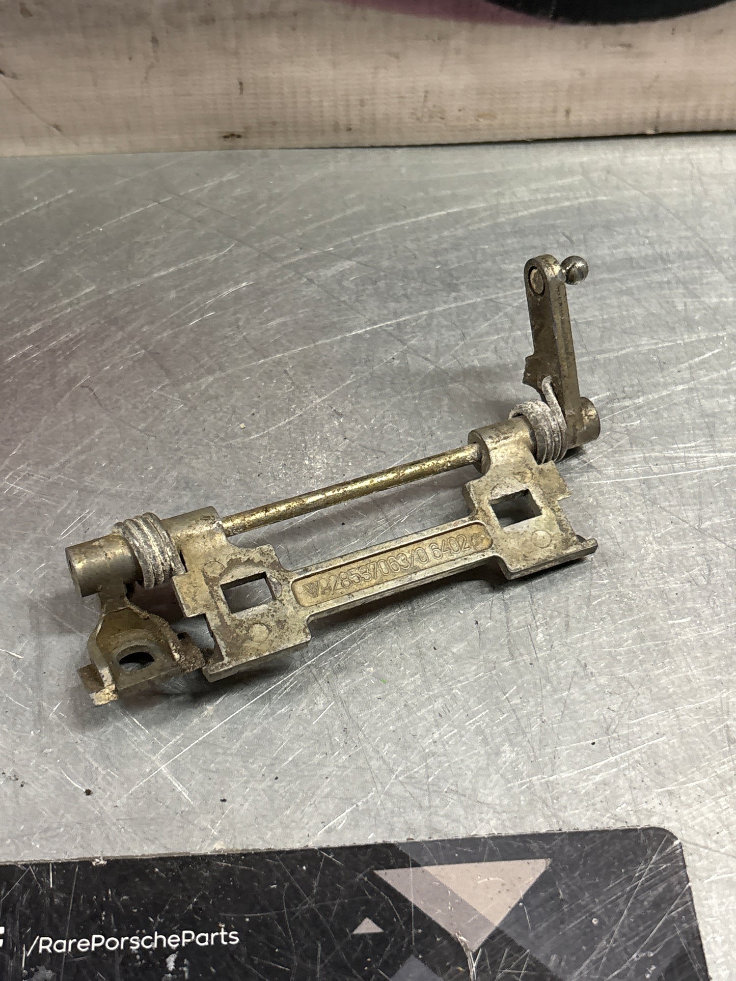 Porsche 928 black door handle assembly used 928537063/06402