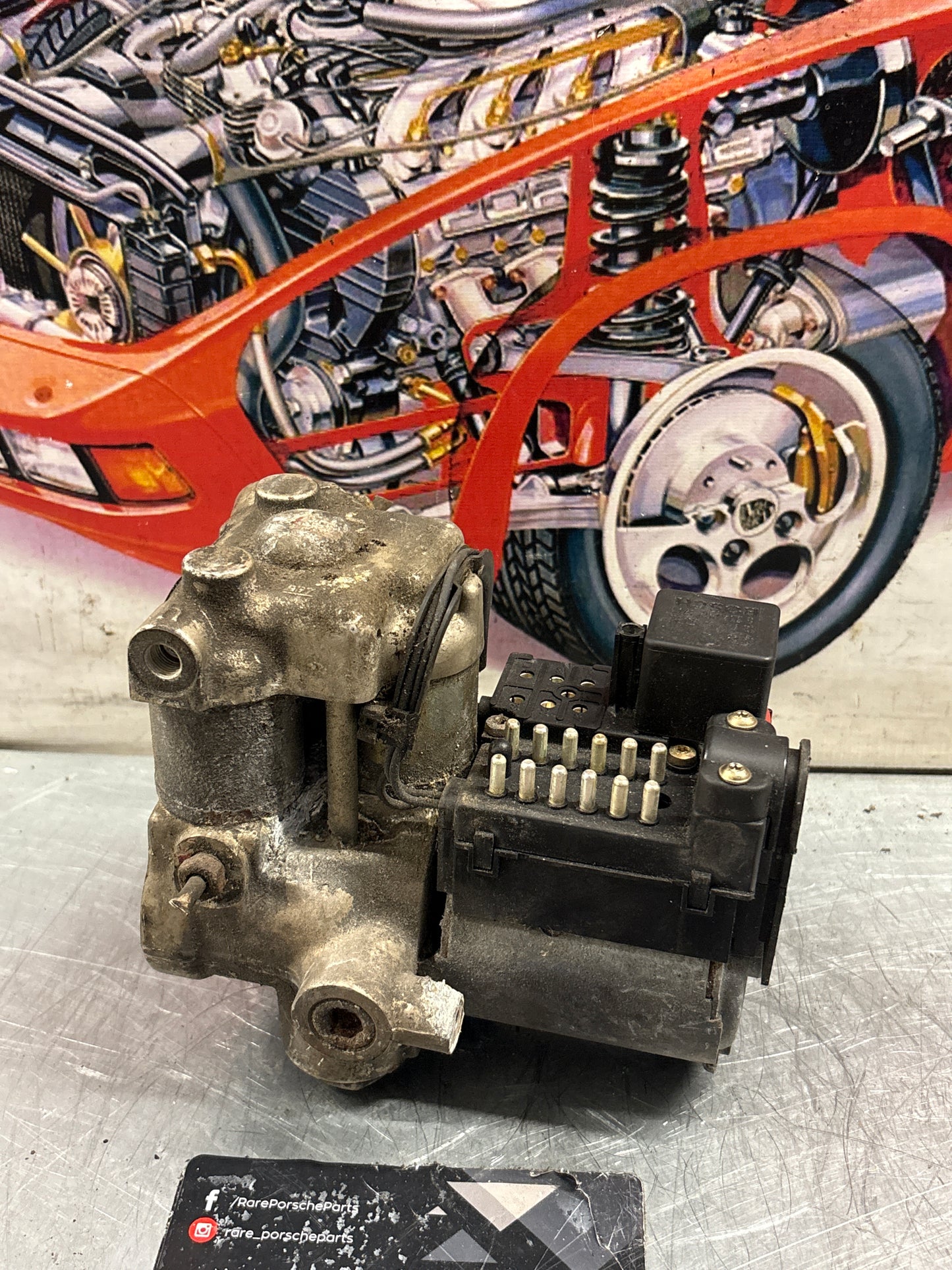 Porsche 928 S4 Bosch ABS pump, used 0265200046 / 92835575505