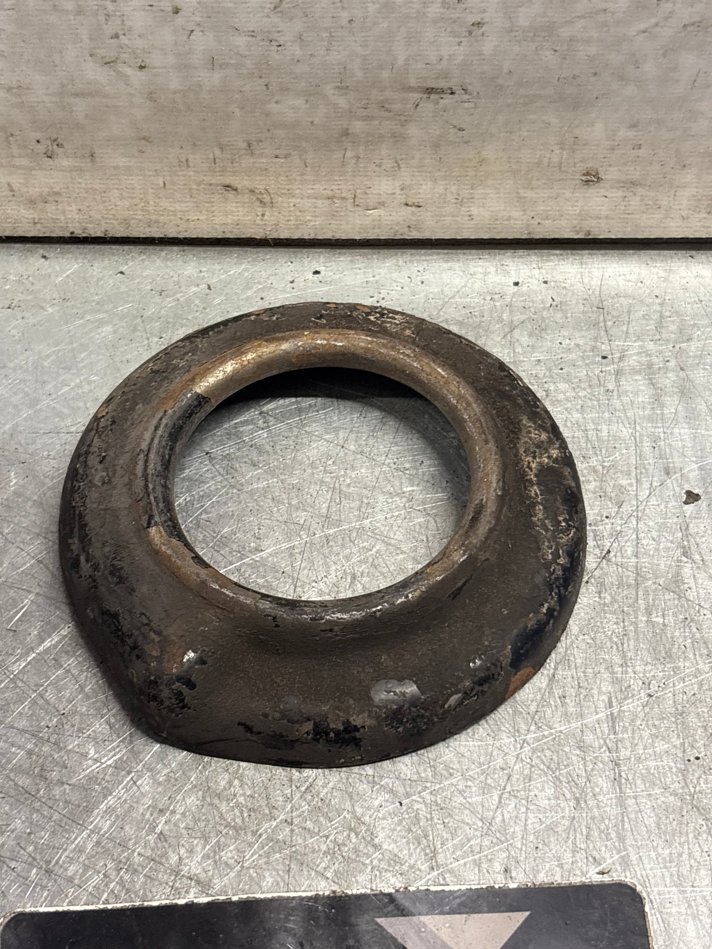 Porsche 928 Suspension ring plate, used 92833352102