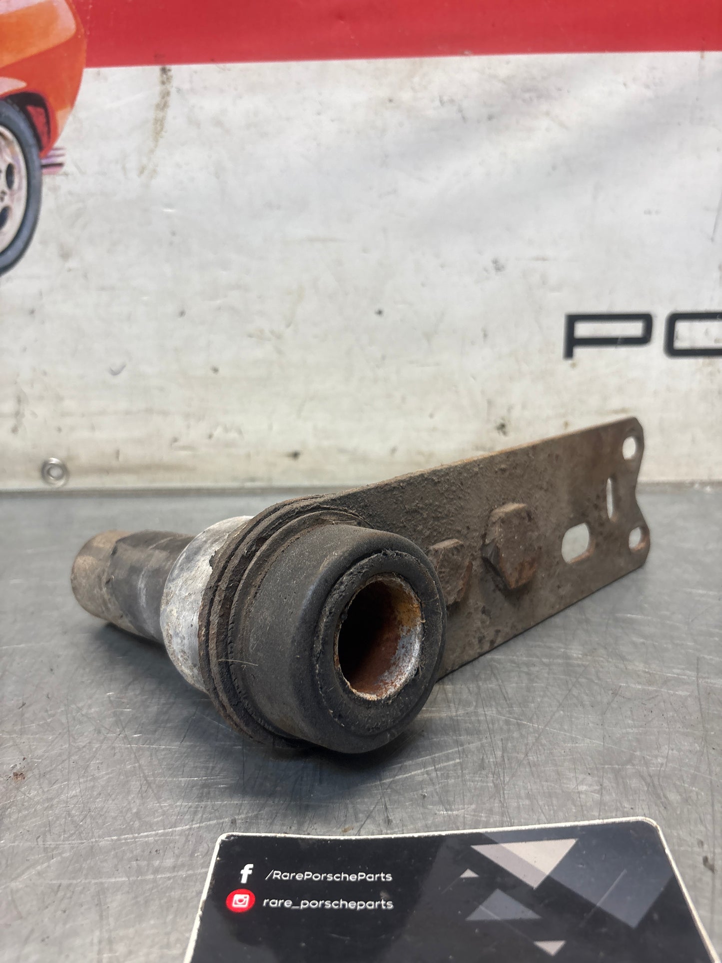 Porsche 924 / 944 right trailing arm, used 477511202