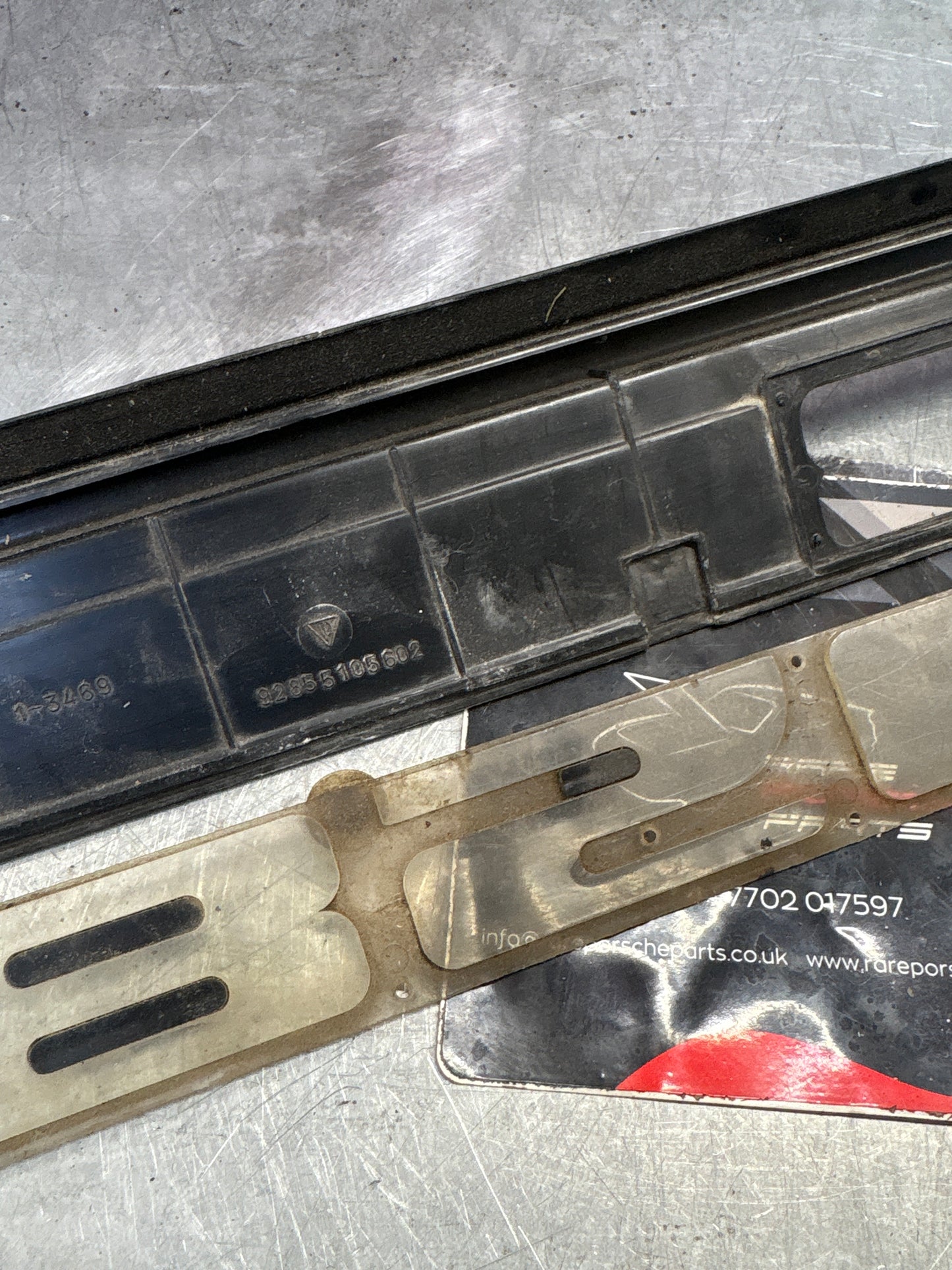 Porsche 928 scuff plate, door sill trim, right, O/S 92855105602 used