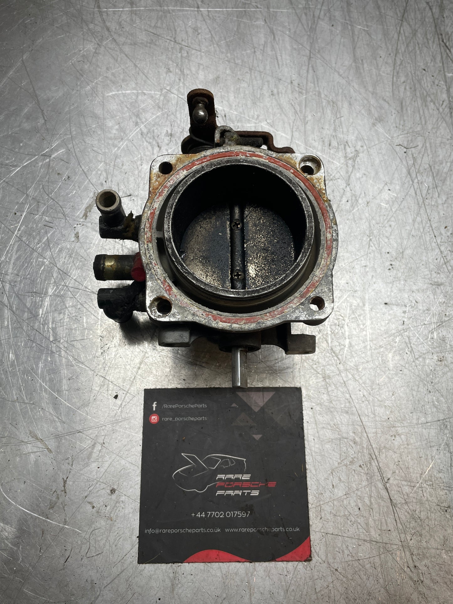 PORSCHE 944 S2 Throttle body. 9441100250R used