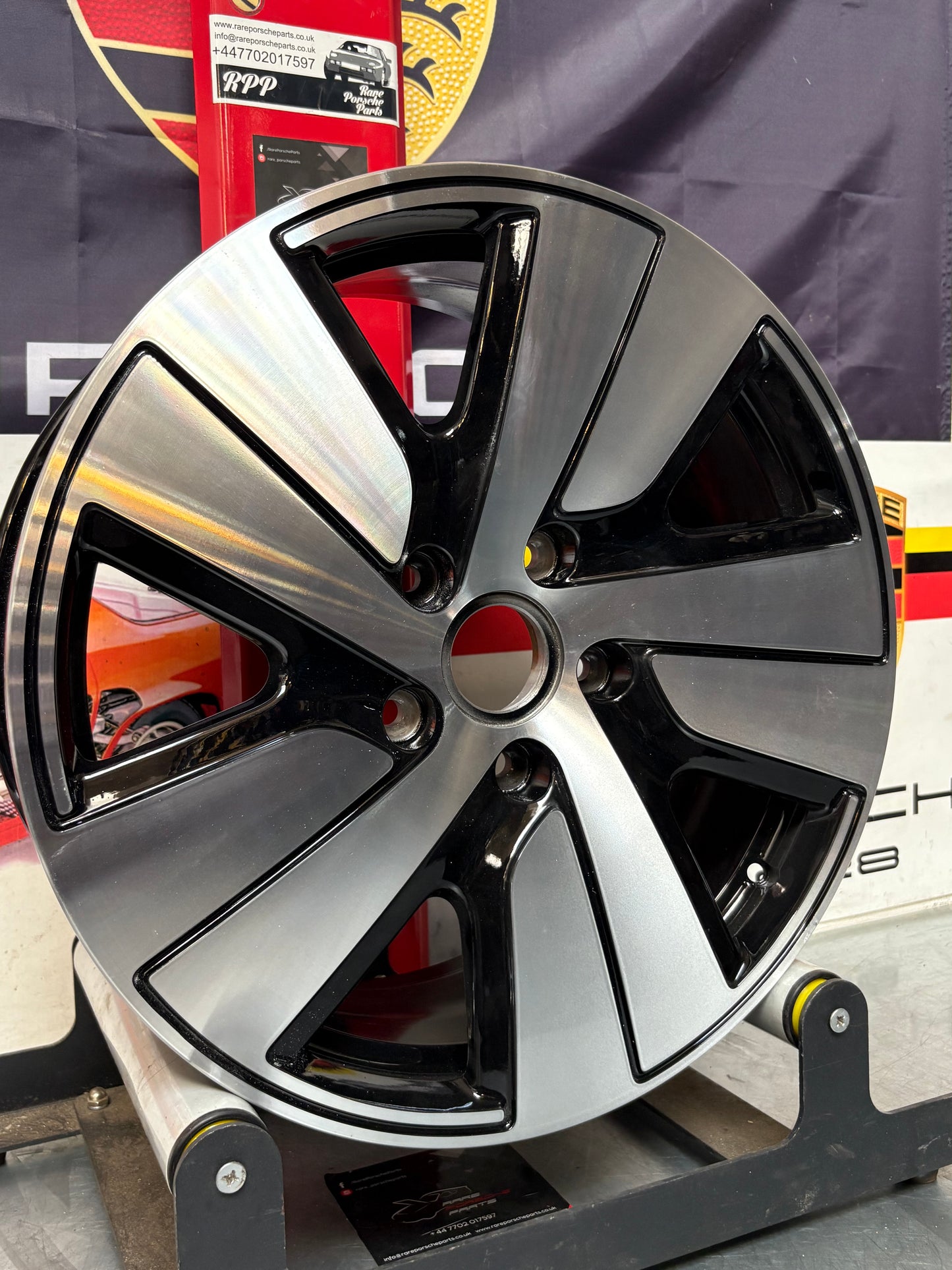 Porsche Taycan 8,0Jx19” ET50 alloy wheel, 9J1601025BL, very nice condition, used