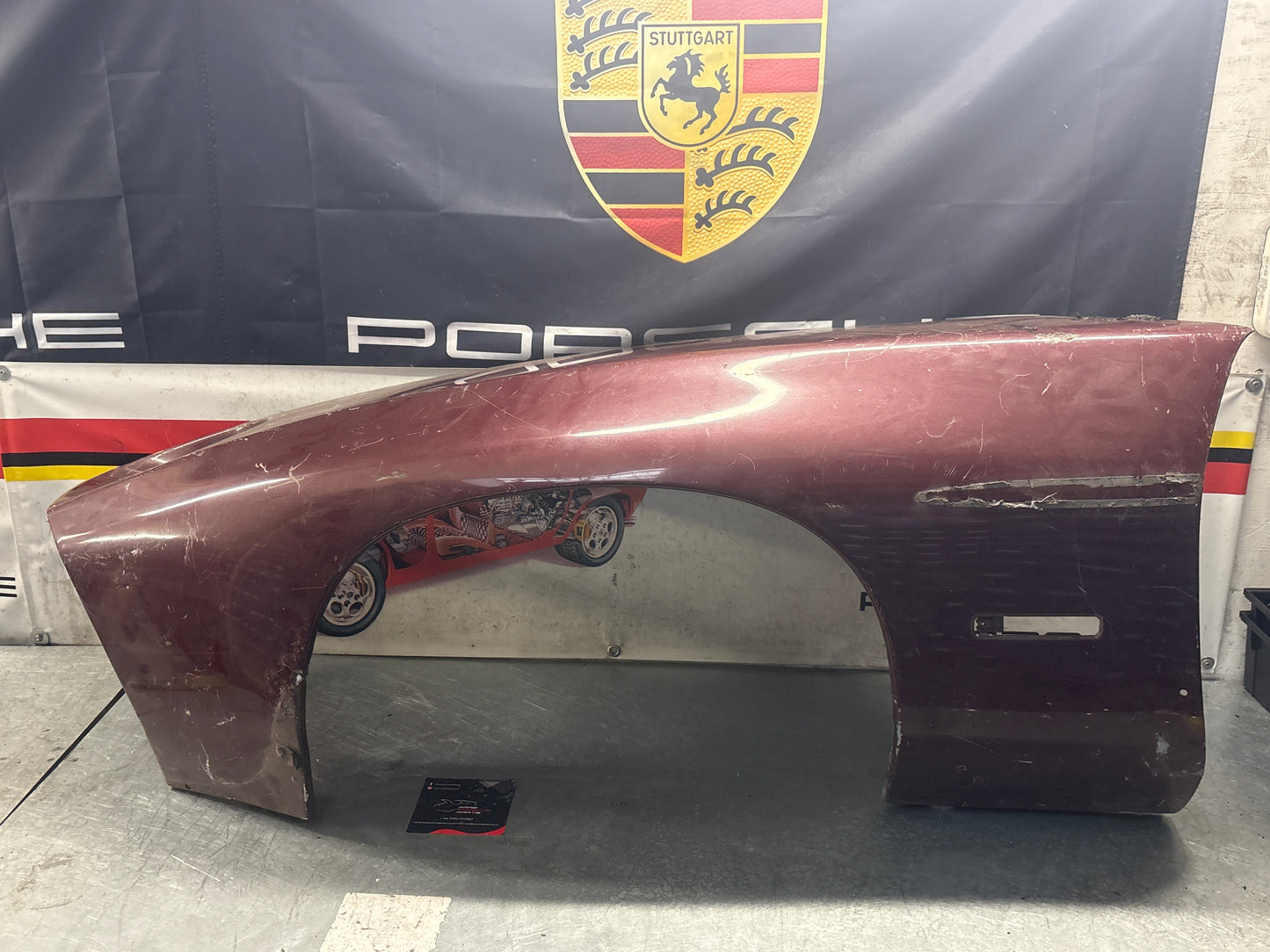 Porsche 928 front left wing, 92850301103 used