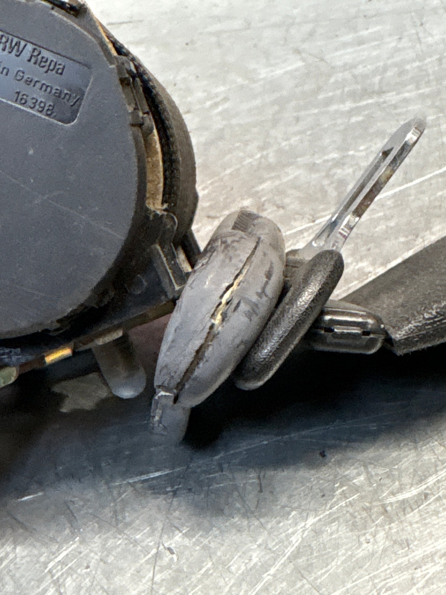 Porsche 968 / 944 S2 Cabriolet front left seatbelt, used 94180303313