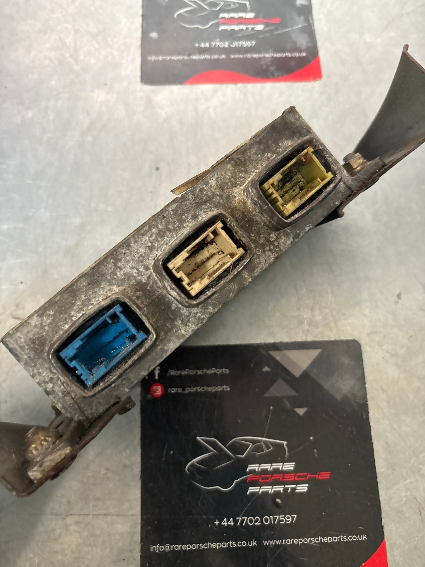 Porsche 911 964 / 928 / 968 airbag control unit, used 94561821700