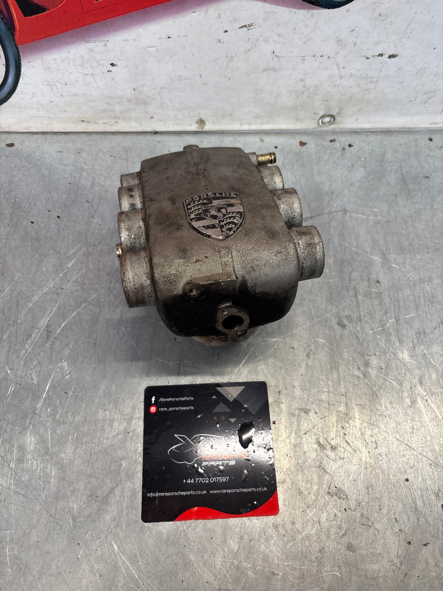 Porsche 928 Used plenum chamber 9281101590R