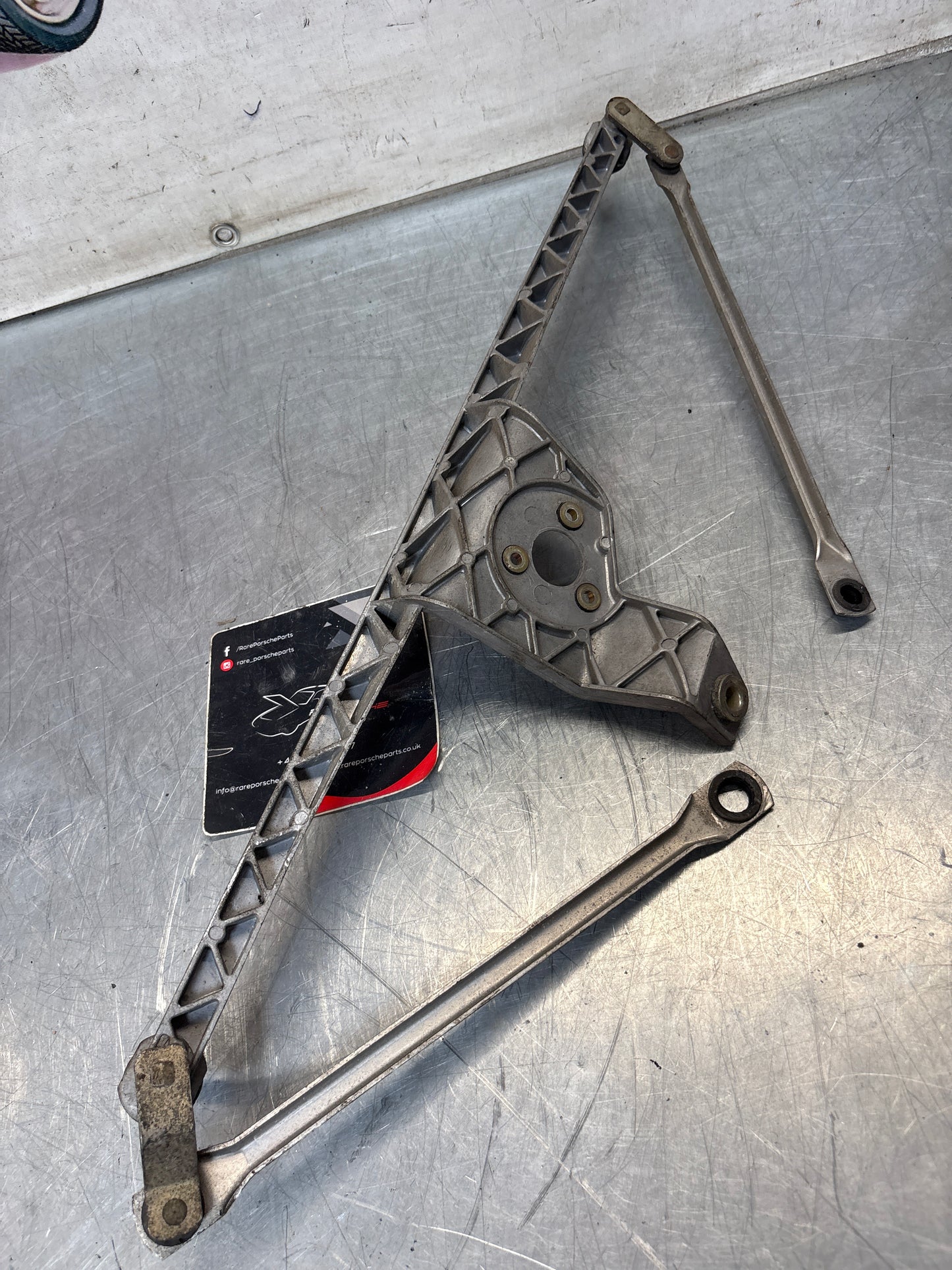 Porsche 928 windscreen wiper frame, mechanism, 92862800603, used