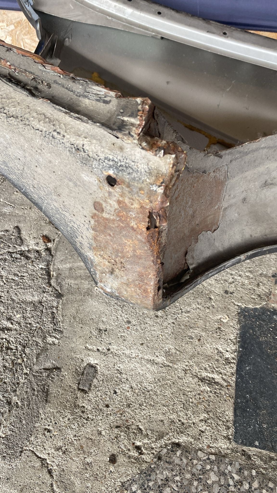 Porsche 944 left side cut, rear fender, 94450390303 with some rust