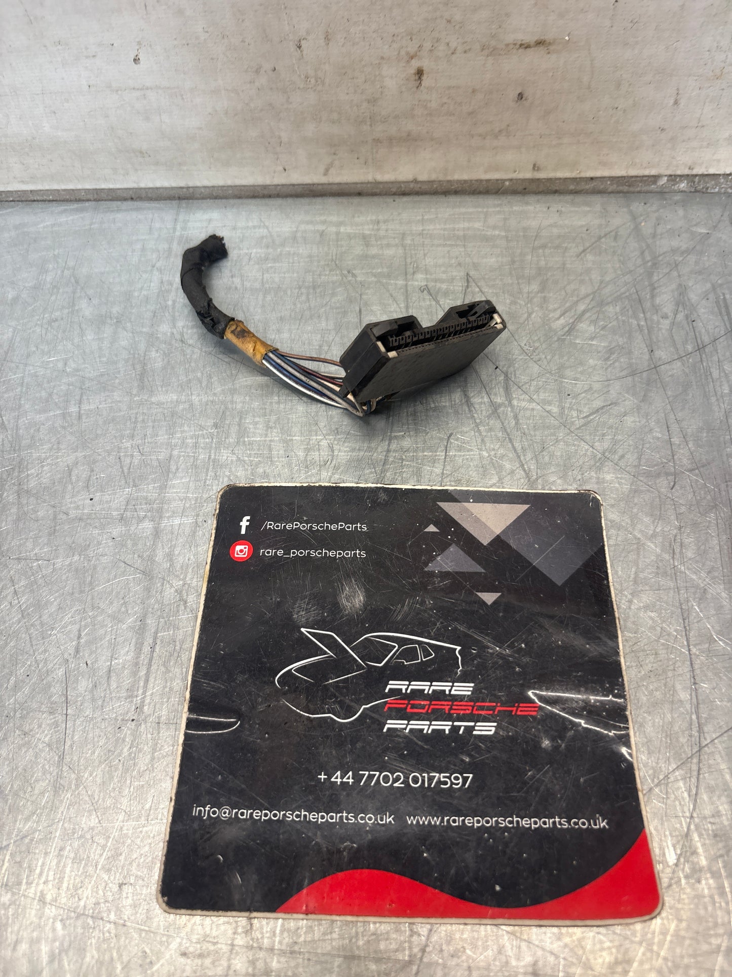 Porsche 944 cable harness connector, for spares or repair 94461231100