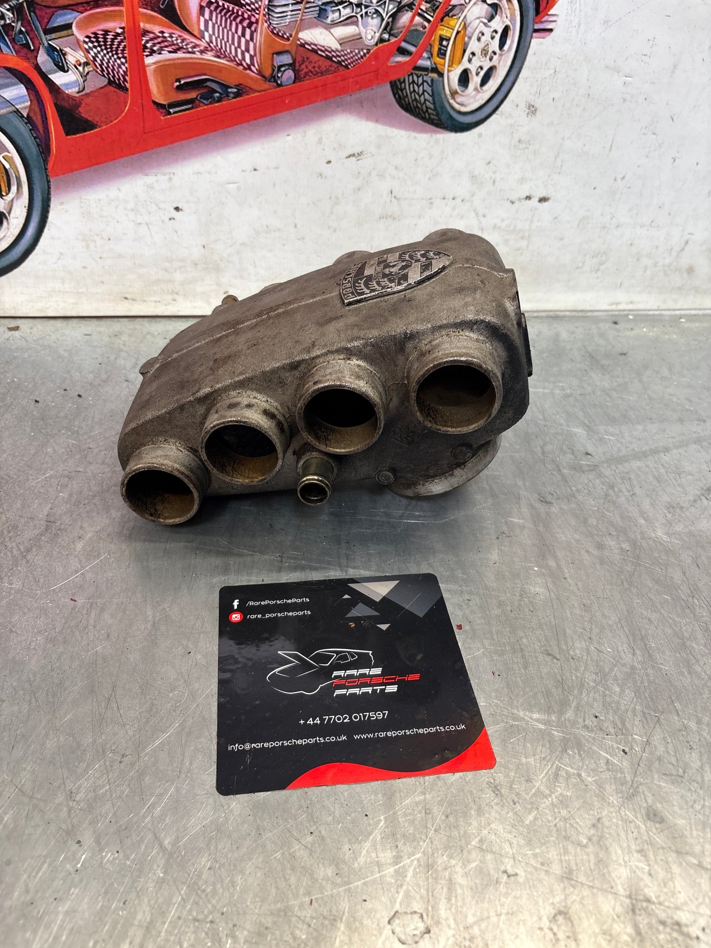 Porsche 928 Used plenum chamber 9281101590R