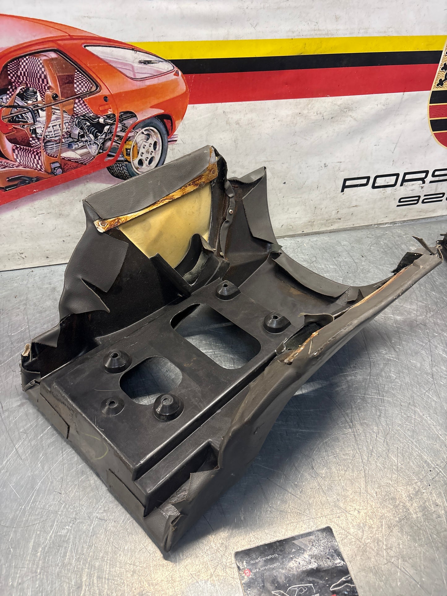 Porsche 928 S center console, rear armrest, greyish green 92852206757 used