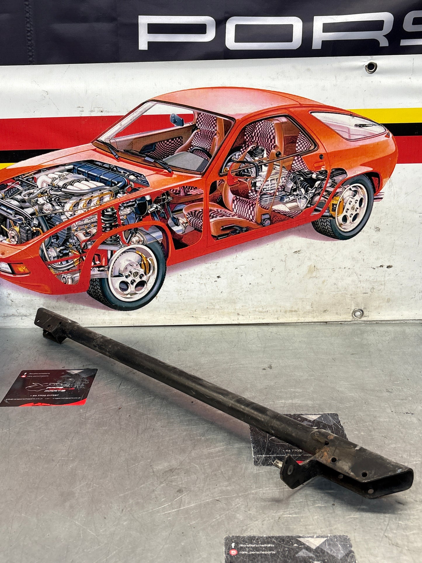 Porsche 928 Head light centre shaft, used, 92875004105