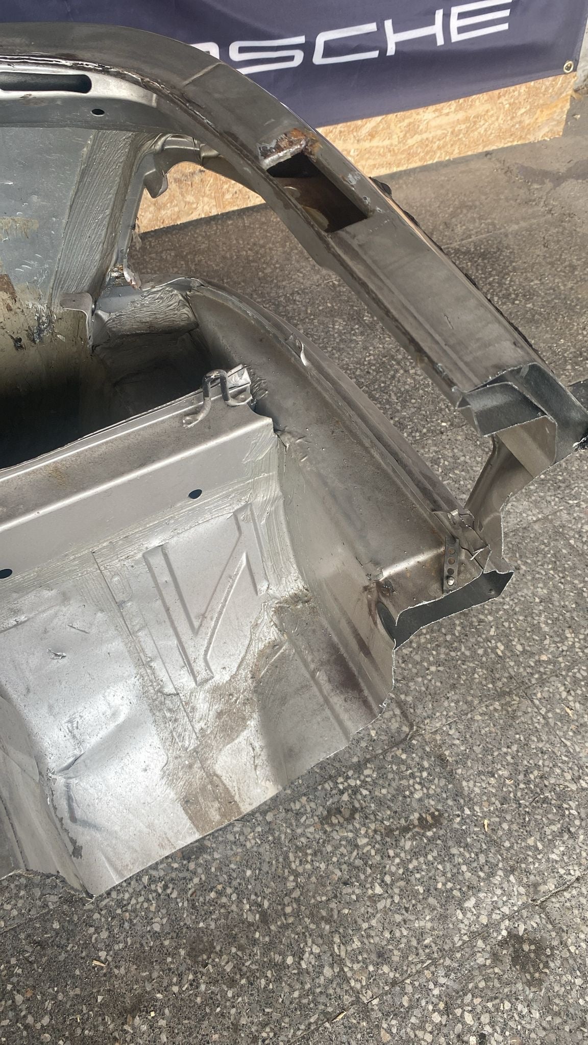 Porsche 944 Right side cut, rear fender 94450390403,