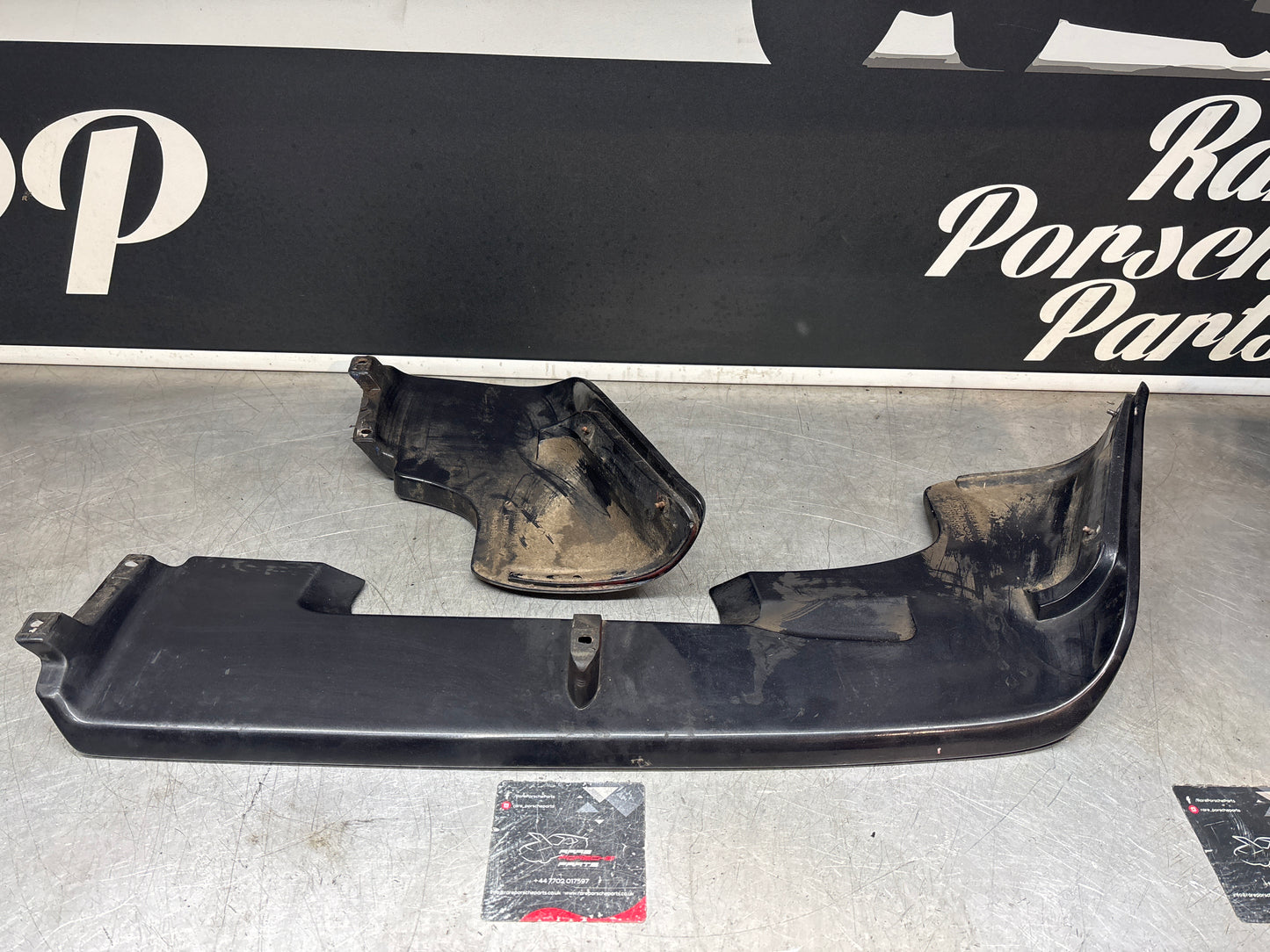 Porsche 944 spoiler posteriore inferiore/splitter/mantovana 95150405200 95150405100 usato