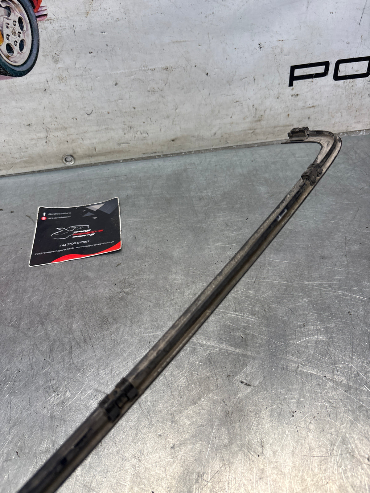 Porsche 928 rear window cover strip, used 92855915105