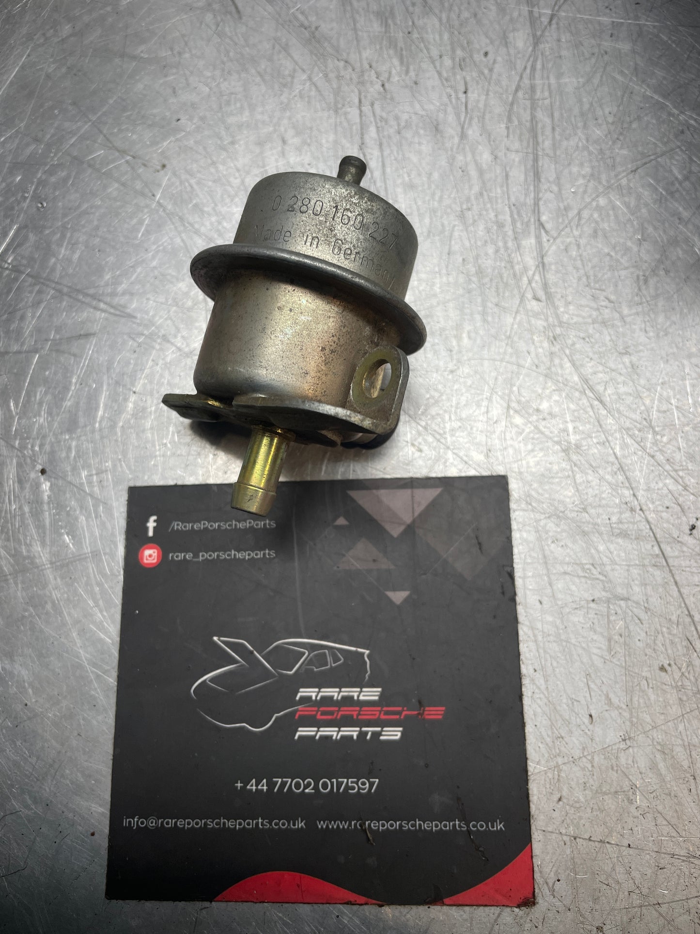 Ammortizzatore di pressione del carburante Porsche 944. (Bosch). 0280160227 0 280 160 227 