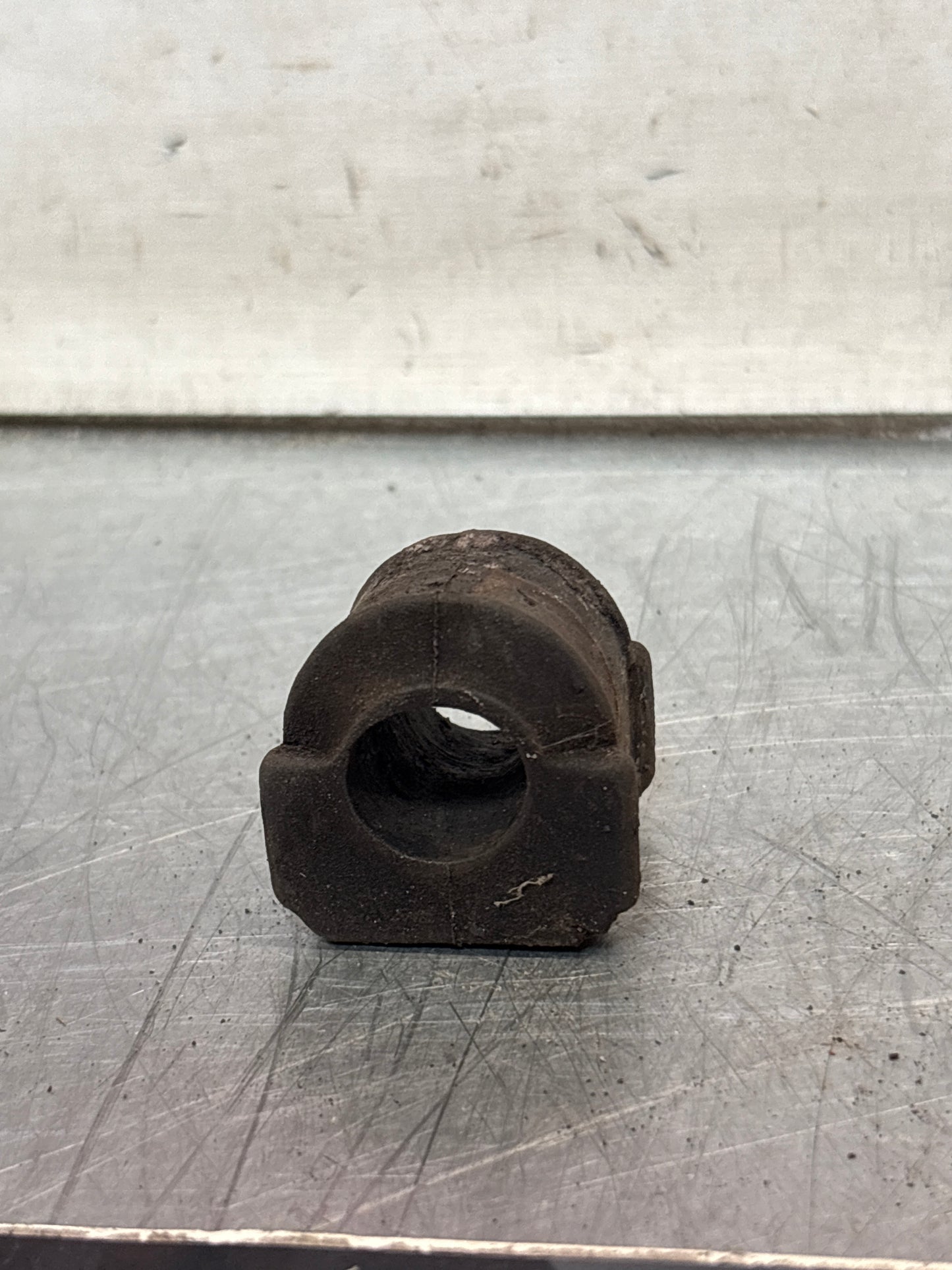 Porsche 924 anti roll bar bearing bracket rubber bush used 171411314A
