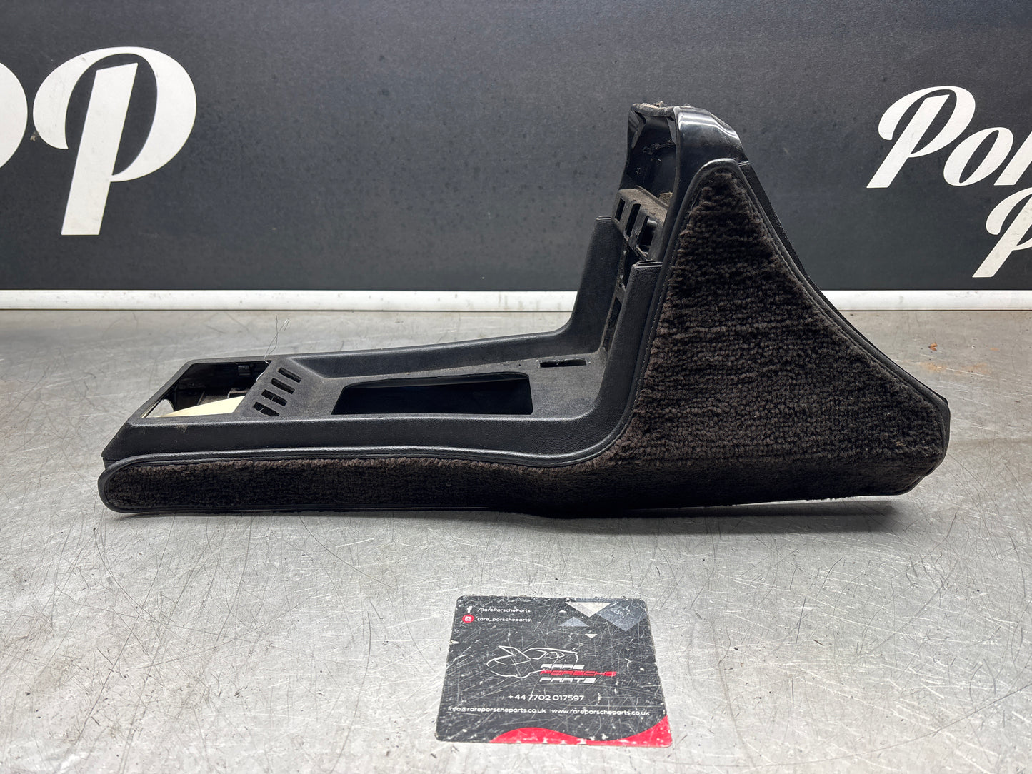 Porsche 924 centre console black, with one switch hole 477857951 / 477857969 used, black carpet