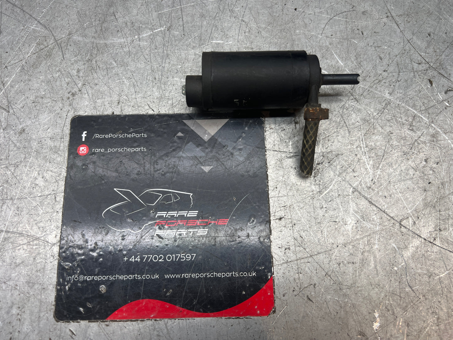 Porsche 928 washer bottle pump (used genuine) 92862817201 tested
