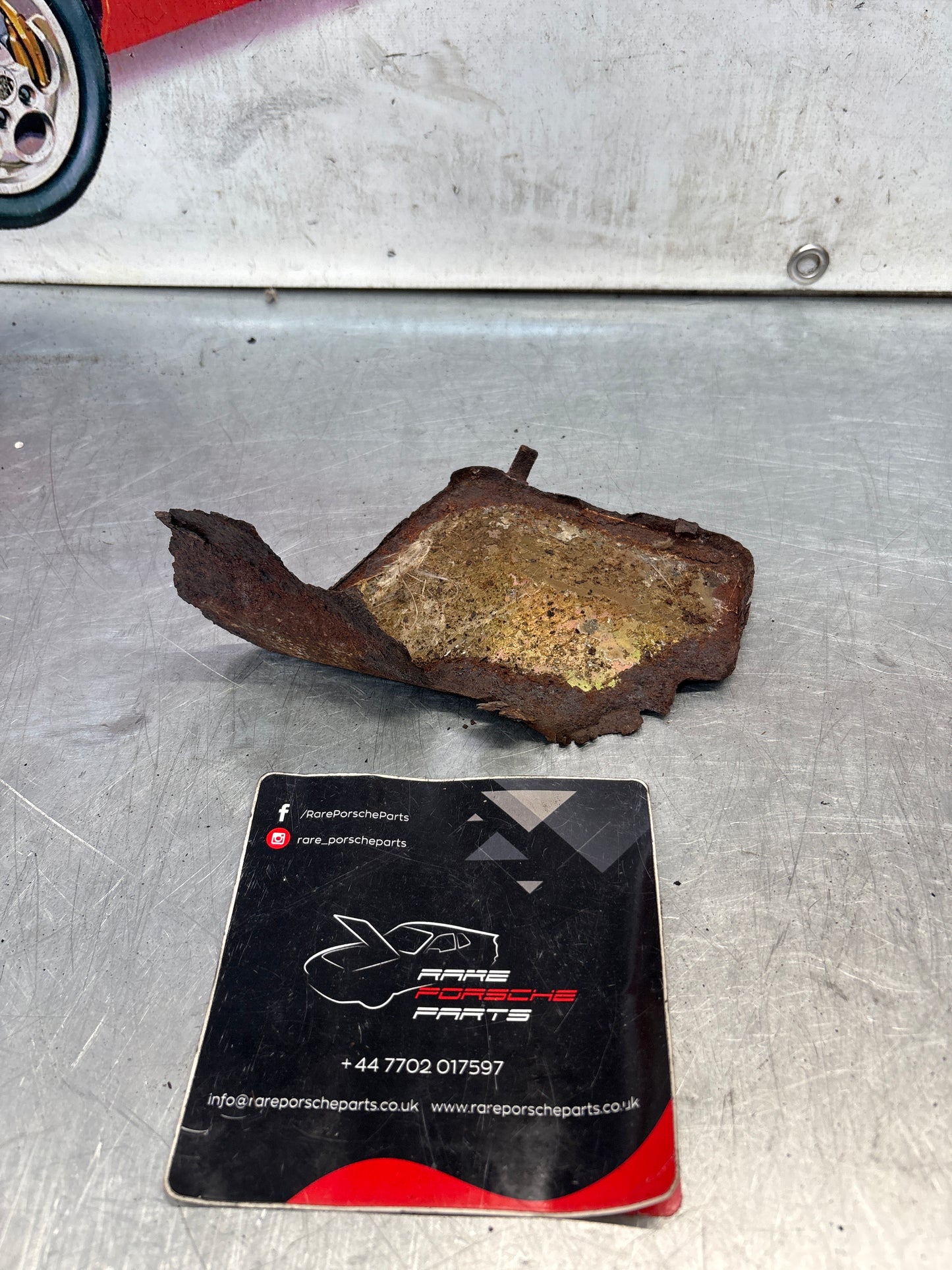 Porsche 928 mount cover heat shield plate right side, for spares or repair 92837506801