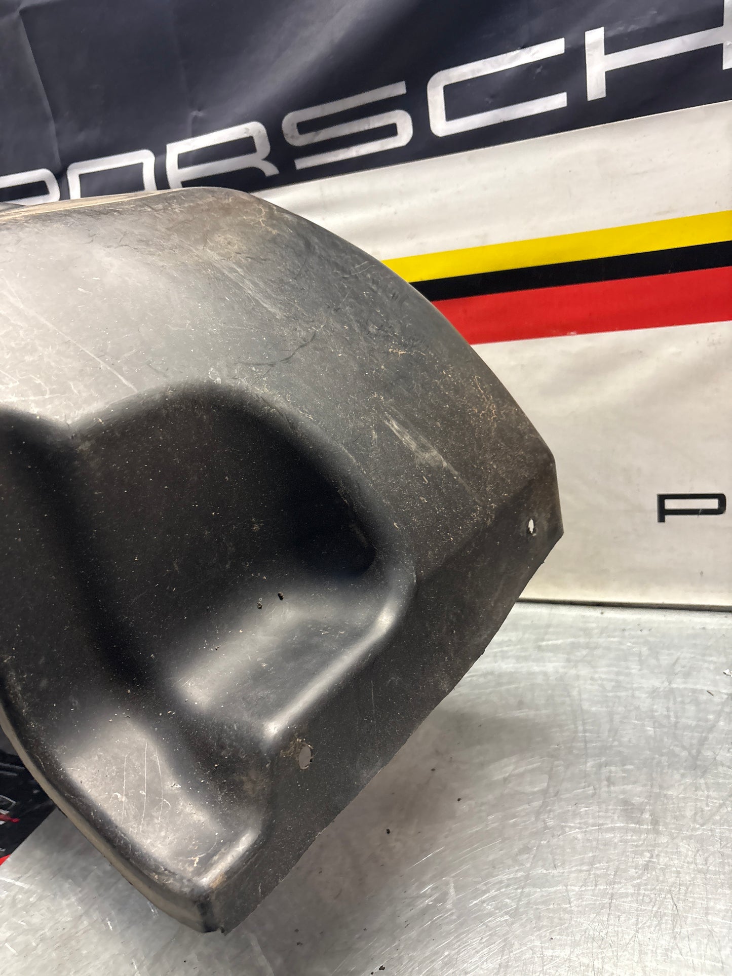 Porsche 928 wheel arch liner Left 92850438105 Used