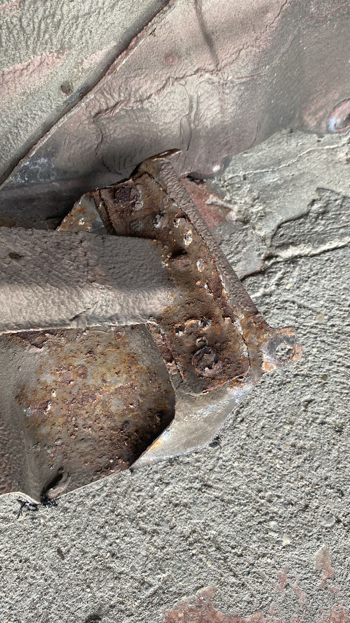 Porsche 944 left side cut, rear fender, 94450390303