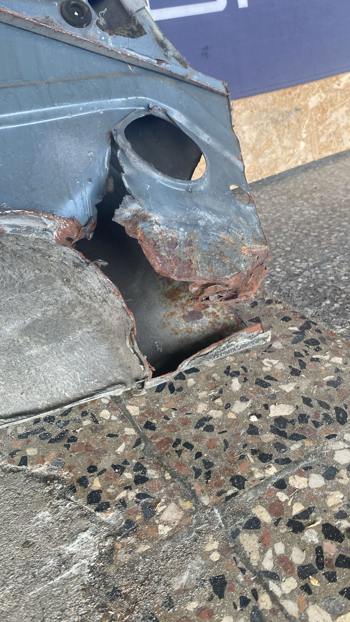 Porsche 944 left sill rear end section 94450361102